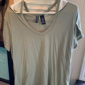 Cold Shoulder tee